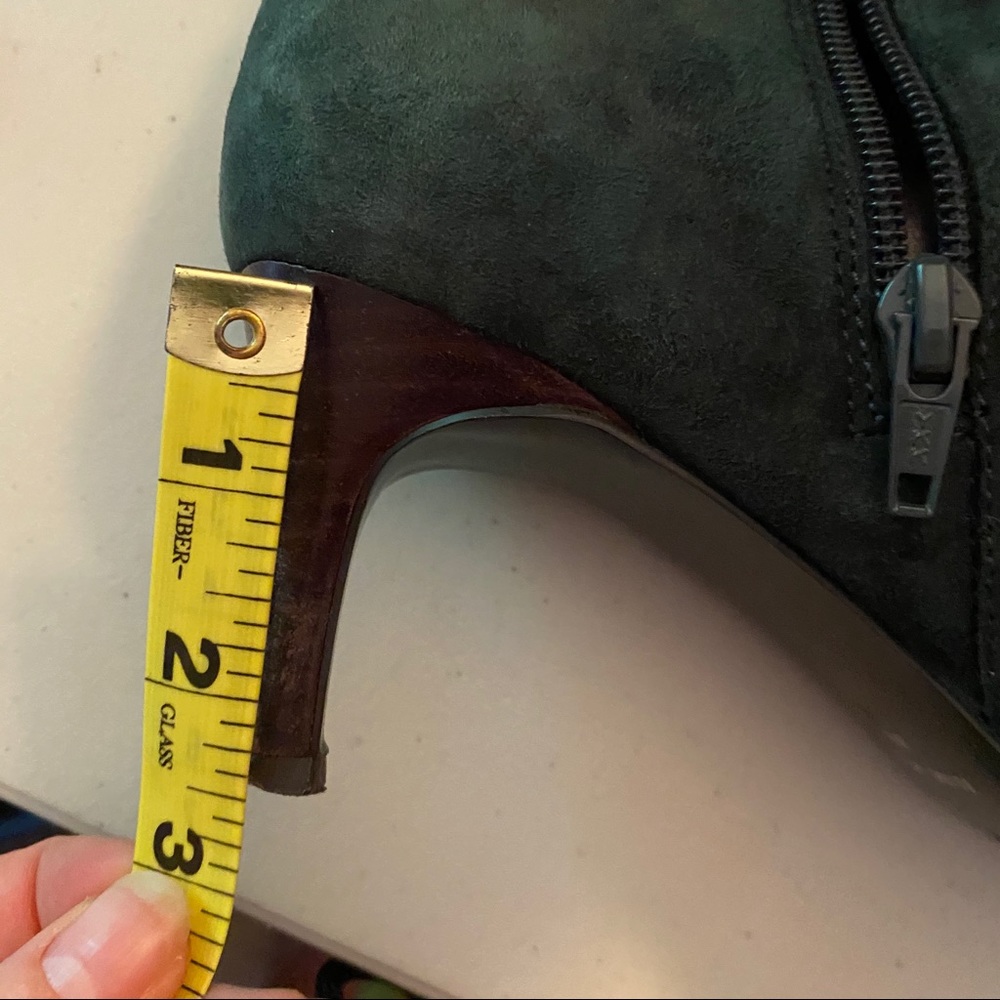 Size 8M Nine West suede ankle boots (3/$18) - Picture 7 of 7